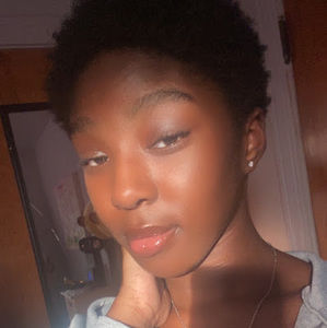 Meet your Posher, Laila moore